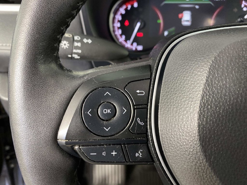 Used 2025 Toyota RAV4 XLE w/ Convenience Package AWD/4WD image 15