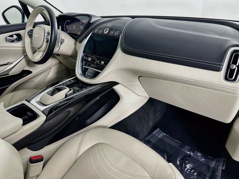 Used 2023 Aston Martin DBX AWD/4WD image 31