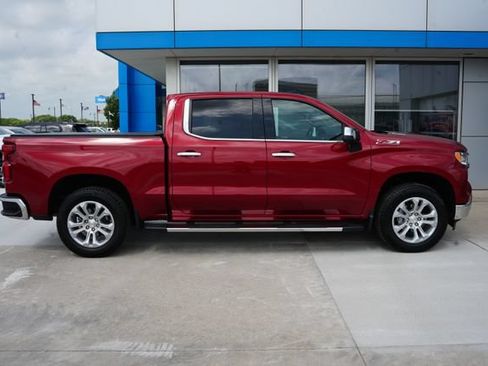Used 2025 Chevrolet Silverado 1500 LTZ AWD/4WD image 34