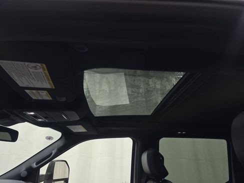 Used 2025 Ford F250 Platinum image 13