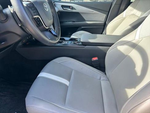 Certified 2025 Toyota Camry SE image 11