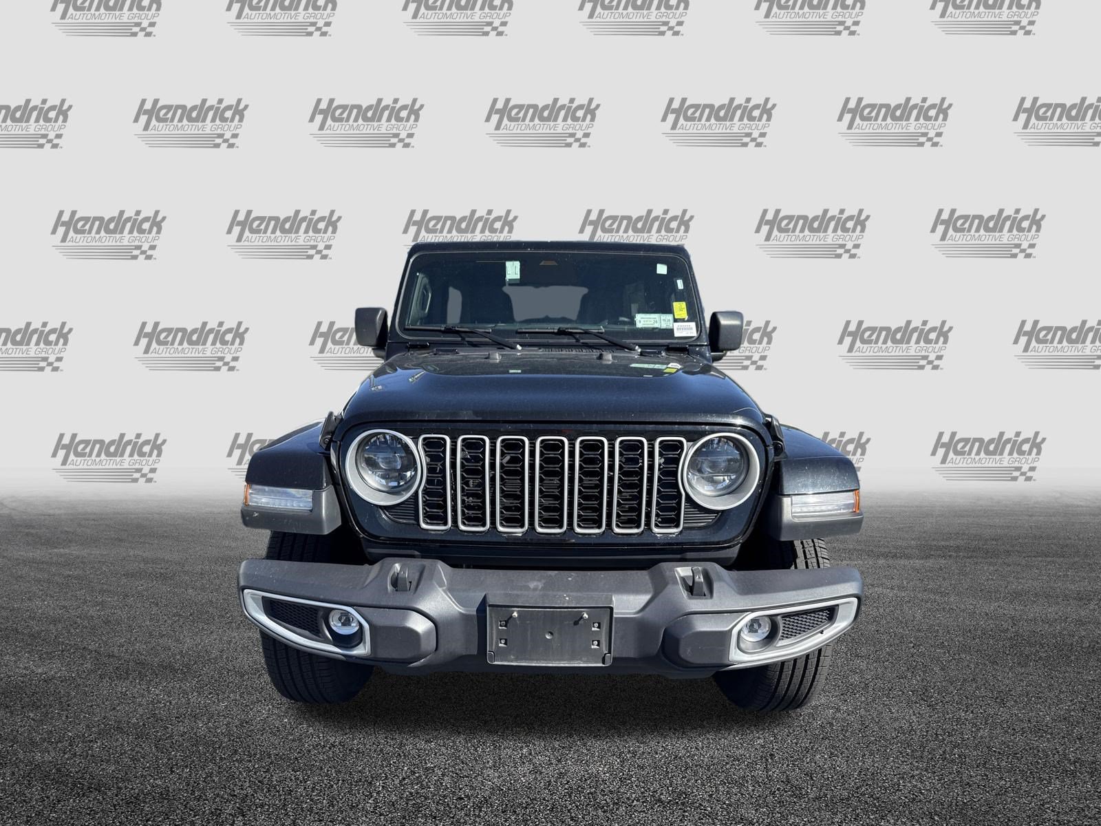 Used 2025 Jeep Wrangler Unlimited Sahara AWD/4WD image 3