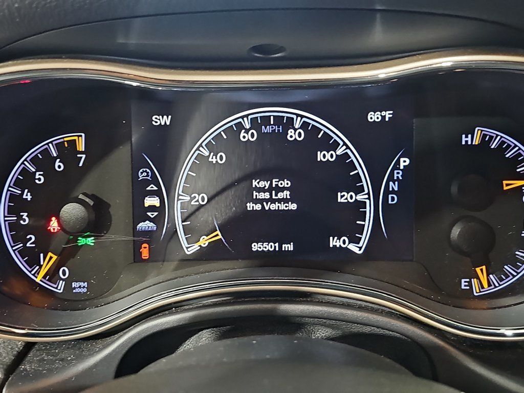 Used 2017 Jeep Grand Cherokee Limited AWD/4WD image 22