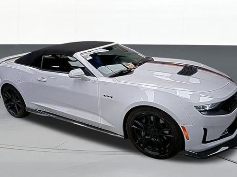 Used 2022 Chevrolet Camaro LT RWD image 1