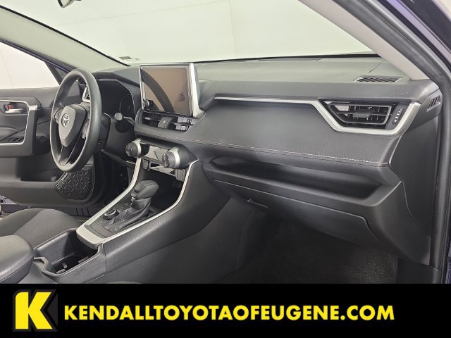 Used 2025 Toyota RAV4 XLE AWD/4WD image 27