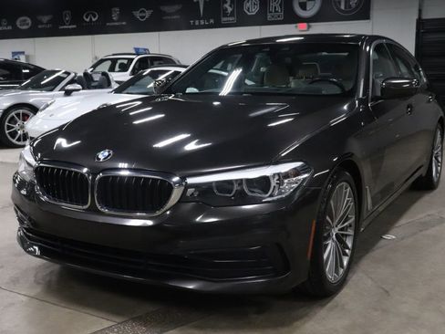 Used 2019 BMW 530i w/ Convenience Package image 1