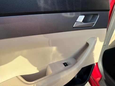 Used 2015 Hyundai Sonata SE w/ Cargo Package image 19