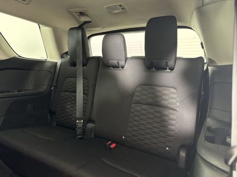 Certified 2025 Nissan Pathfinder SV image 24