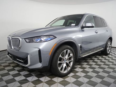 Used 2024 BMW X5 xDrive40i AWD/4WD image 7