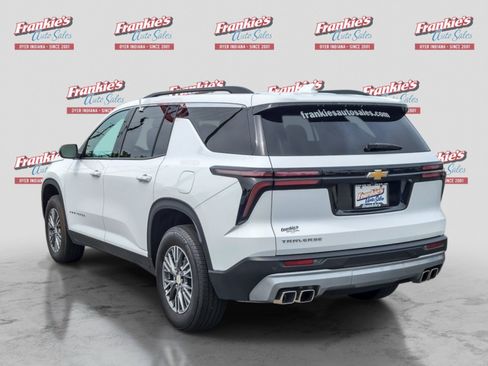 Used 2025 Chevrolet Traverse LT w/ LPO, Floor Liner Package FWD image 3