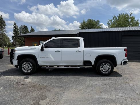 Used 2020 Chevrolet Silverado 2500 High Country AWD/4WD image 2
