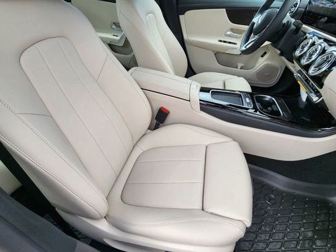 Used 2025 Mercedes-Benz CLA 250 4MATIC image 18
