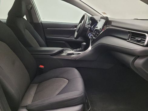 Used 2022 Toyota Camry LE FWD image 21