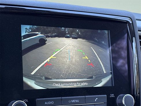 Used 2024 Nissan Frontier SV image 30