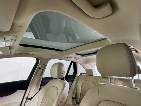 Used 2022 Mercedes-Benz GLC 300 4MATIC image 24