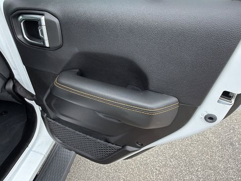 Used 2025 Jeep Wrangler Sahara image 20