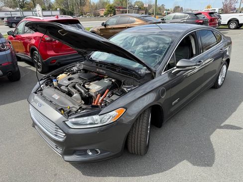 Used 2016 Ford Fusion Energi SE image 22