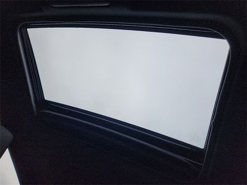 Used 2021 Toyota RAV4 SE image 14