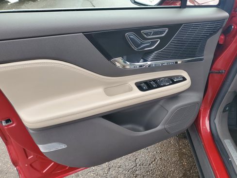 Certified 2022 Lincoln Corsair Reserve w/ Equipment Group 201A image 10