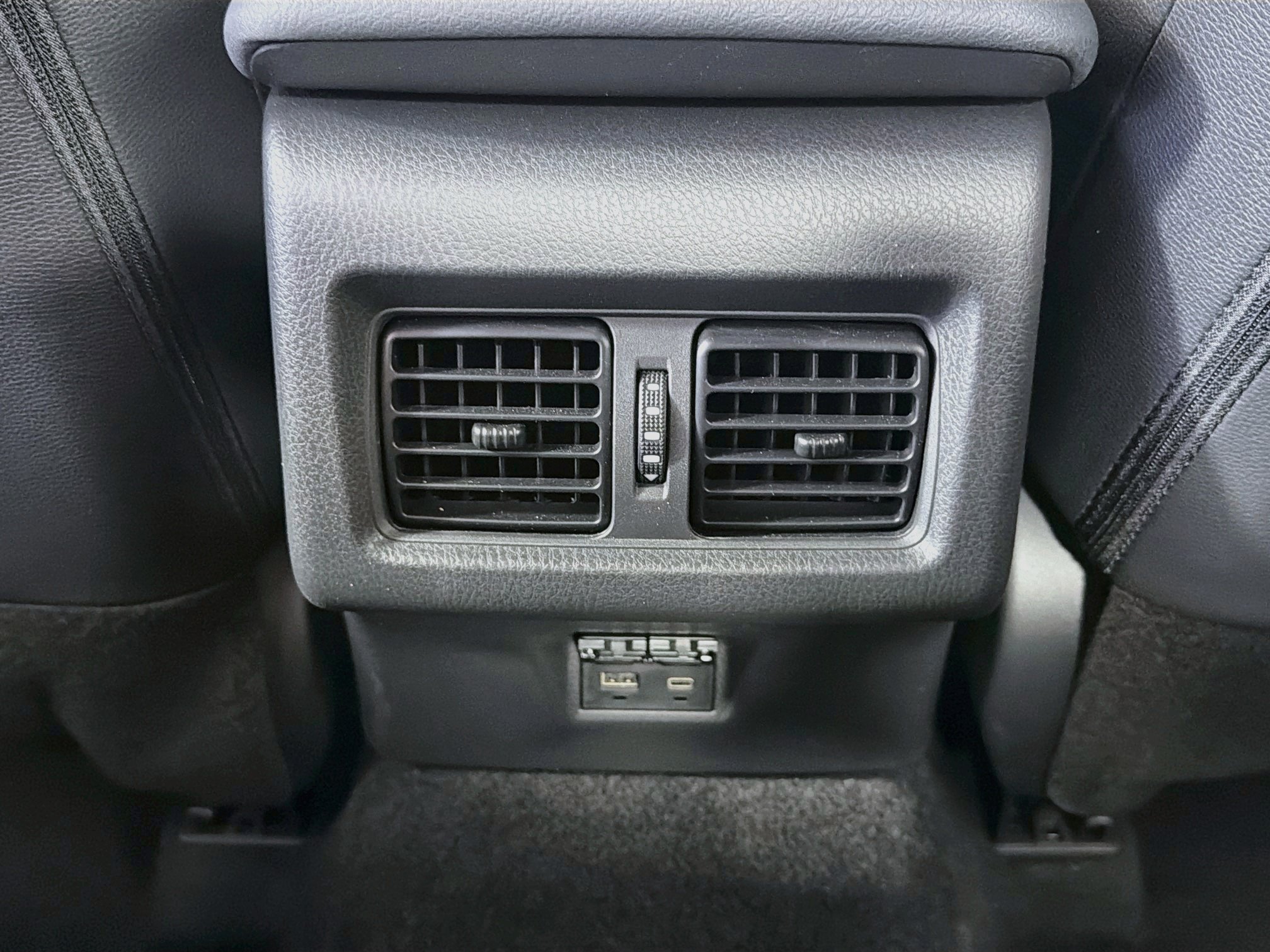 Used 2026 Toyota Camry SE w/ Convenience Package FWD image 28