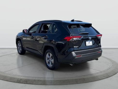 Used 2024 Toyota RAV4 LE AWD/4WD image 6