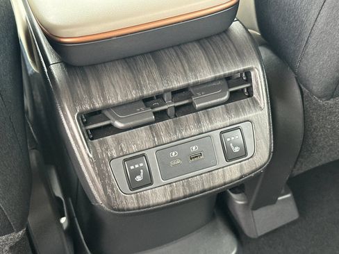 Used 2023 Nissan Ariya FWD image 17