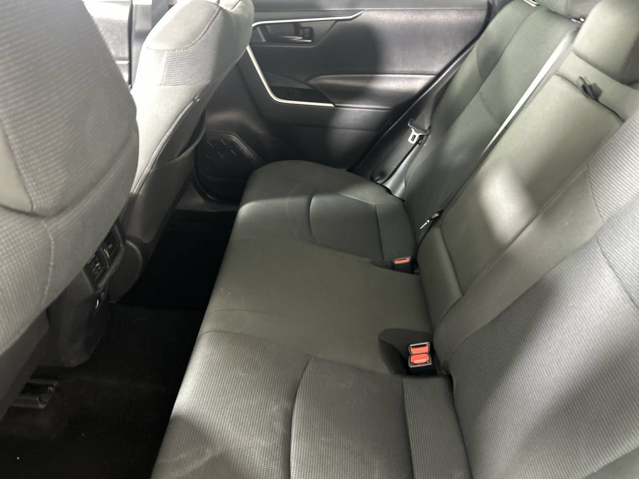 Used 2025 Toyota RAV4 LE AWD/4WD image 24