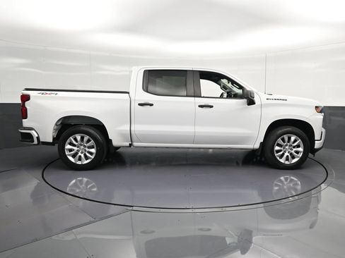 Used 2020 Chevrolet Silverado 1500 Custom w/ Custom Value Package AWD/4WD image 4