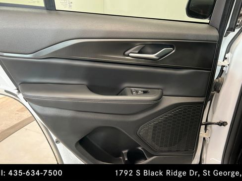 Used 2023 Jeep Grand Cherokee Laredo w/ Luxury Tech Group I image 18