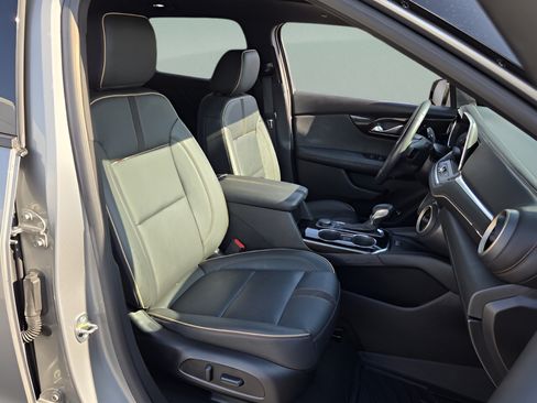 Used 2023 Chevrolet Blazer Premier w/ Driver Confidence II Package FWD image 15