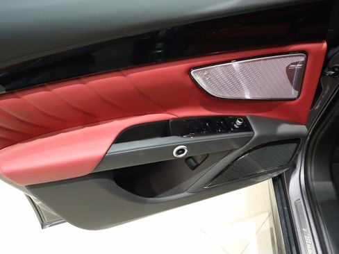 New 2025 Maserati Grecale Modena image 23