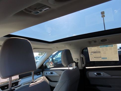 New 2026 Ford Explorer Active w/ Active Comfort Package image 15