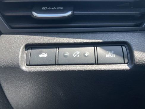 Used 2025 Nissan Altima 2.5 SV image 21