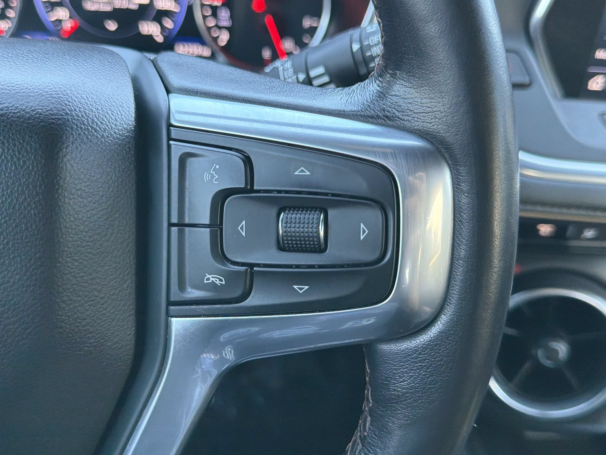 Used 2020 Chevrolet Blazer Premier w/ Driver Confidence II Package FWD image 8