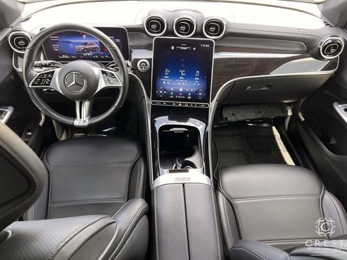 Used 2024 Mercedes-Benz GLC 300 4MATIC image 11