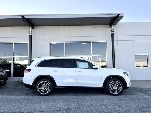 Certified 2024 Mercedes-Benz GLS 450 4MATIC image 8