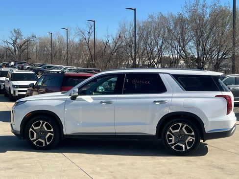 Used 2023 Hyundai Palisade Limited w/ Winter Package image 6