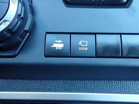 Used 2025 Toyota Tacoma Limited AWD/4WD image 22