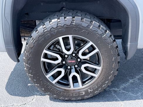 Used 2025 GMC Sierra 1500 AT4 w/ AT4 Premium Package AWD/4WD image 36