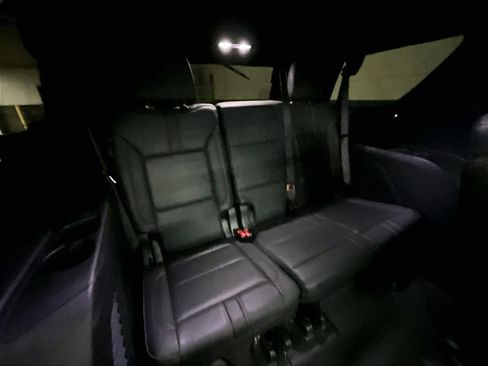 Used 2022 Chevrolet Tahoe RST w/ Luxury Package AWD/4WD image 30