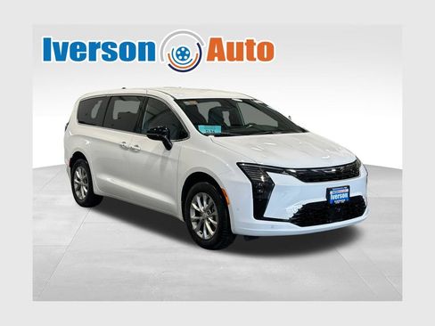 New 2027 Chrysler Pacifica Select AWD/4WD image 1