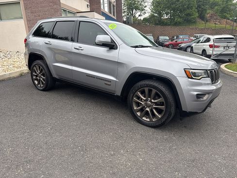 Used 2016 Jeep Grand Cherokee Limited 75th Anniversary AWD/4WD image 2