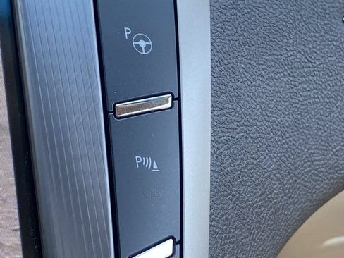 Used 2020 Lincoln MKZ Reserve w/ Elements Package FWD image 23