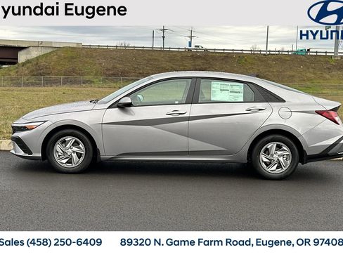 New 2026 Hyundai Elantra SE FWD image 8