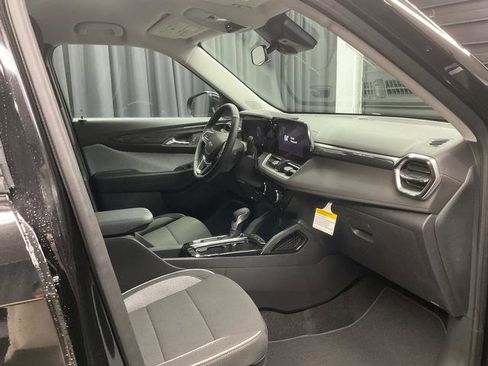New 2026 Chevrolet TrailBlazer LT w/ LT Cold Weather Package FWD image 11