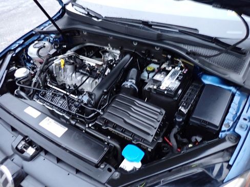 Used 2019 Volkswagen Golf SE w/ Driver Assistance Package image 32