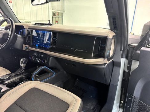 Used 2022 Ford Bronco Wildtrak AWD/4WD image 28