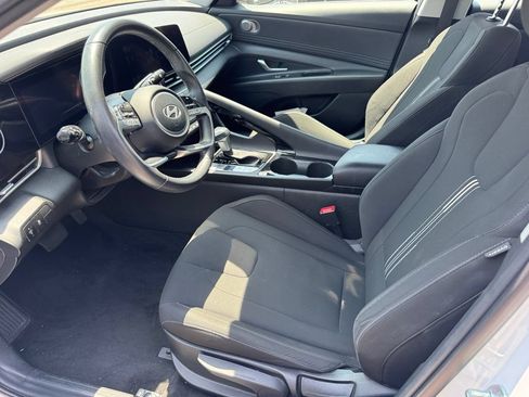 Used 2025 Hyundai Elantra SEL FWD image 20