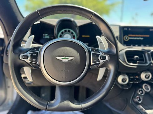 Used 2019 Aston Martin V8 Vantage Coupe RWD image 18