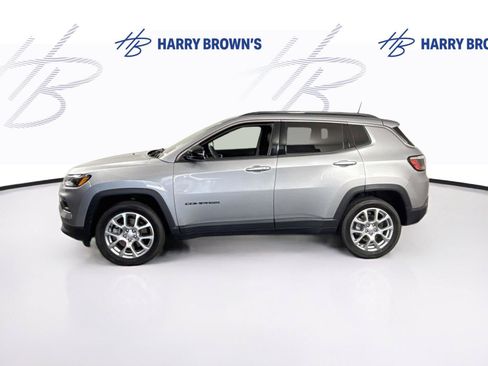 Used 2023 Jeep Compass Latitude AWD/4WD image 26